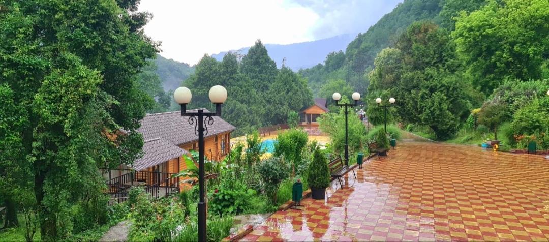 Gostinica " Radonovy Istochnik " Hotel Tqvarcheli Ngoại thất bức ảnh